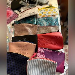 Ispy makeup bags